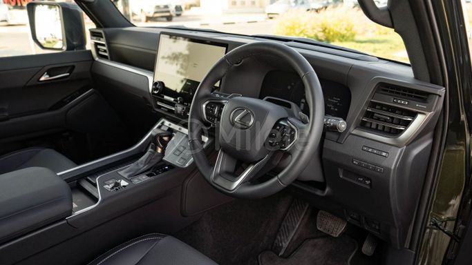 جديدة Lexus GX 550 ثالثاً, 3.4 l, 2024 في في دبي من Milele، اللون أخضر. أخرى | AUTO.AE