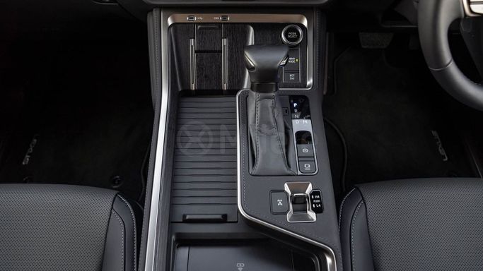 جديدة Lexus GX 550 ثالثاً, 3.4 l, 2024 في في دبي من Milele، اللون أخضر. أخرى | AUTO.AE