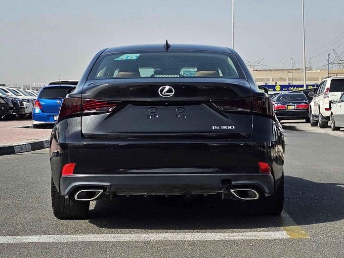 Новый Lexus IS 300 III Рестайлинг, 2.0 л, 2019 в Дубае от SK Motors Черный цвет. Американская | AUTO.AE