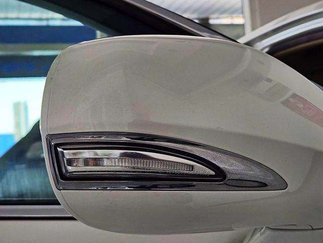 Used Lexus LS 600h L IV Facelift, 5.0 l, 2010 in Dubai by Gulf Motors, White color. GCC Specs | AUTO.AE