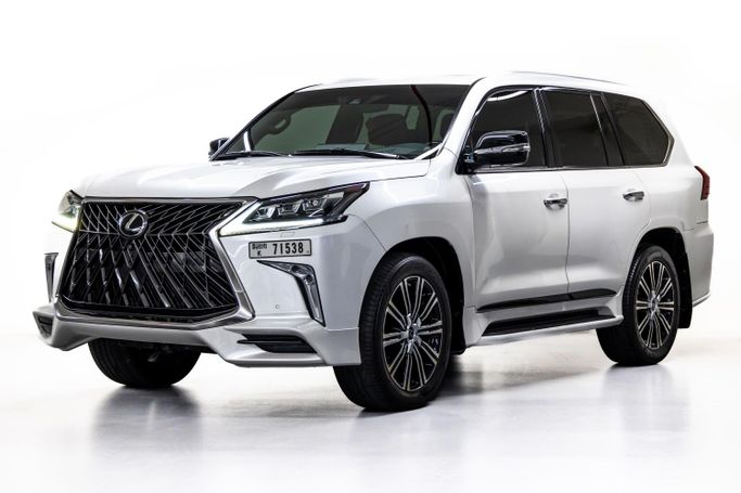 Lexus LX 600 IV, 2022 внедорожник 5 дв. бизнес класса в Дубае от POF RENTAL белый цвет | AUTO.AE