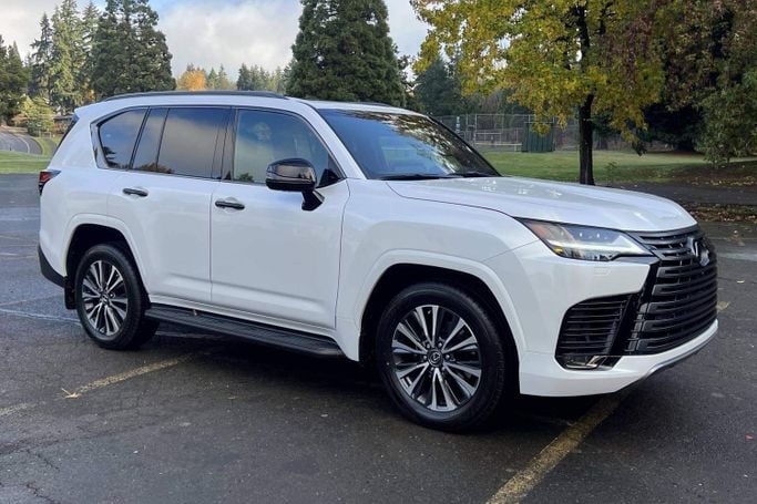 Used Lexus LX Arctic Trucks 570 III Facelift 2, 5.7 l, 2022 in Dubai by Best Time Motorcycles, White color. American Specs | AUTO.AE