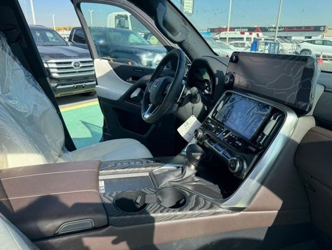 Новый Lexus LX 500d IV, 3.3 л, 2024 в Дубае от Mohamed Hakim Motors Черный цвет. GCC | AUTO.AE