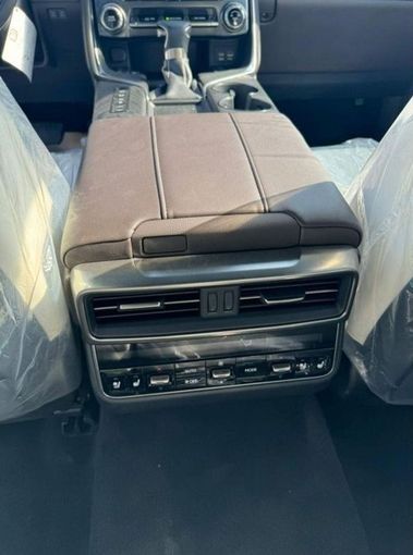 Новый Lexus LX 500d IV, 3.3 л, 2024 в Дубае от Mohamed Hakim Motors Черный цвет. GCC | AUTO.AE