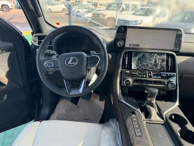 Новый Lexus LX 500d IV, 3.3 л, 2024 в Дубае от Mohamed Hakim Motors Черный цвет. GCC | AUTO.AE