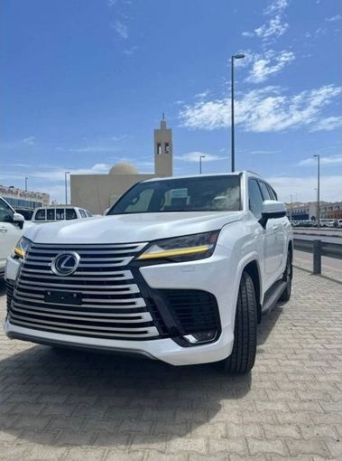 Новый Lexus LX 600 IV, 3.4 л, 2024 в Дубае от Mohamed Hakim Motors Белый цвет. GCC | AUTO.AE