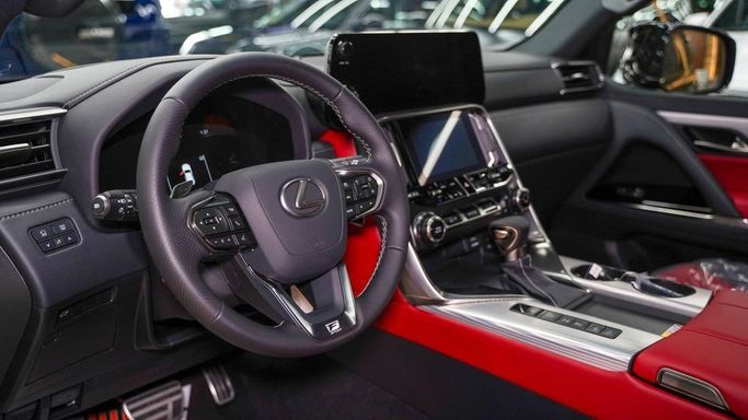 Новый Lexus LX 600 IV, 3.4 л, 2025 в Дубае от Najem Motors Серый цвет. GCC | AUTO.AE