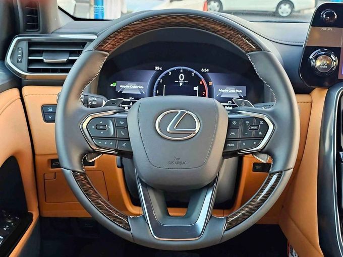 Новый Lexus LX 600 IV, 3.4 л, 2025 в Дубае от SK Motors Черный цвет. GCC | AUTO.AE
