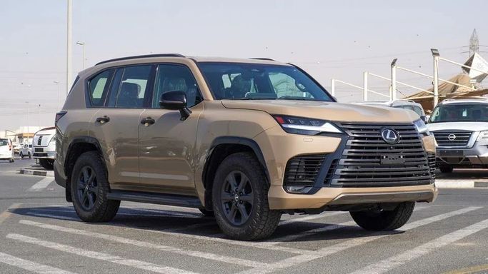 Новый Lexus LX 600 IV, 3.4 л, 2025 в Дубае от Najem Motors Бежевый цвет. GCC | AUTO.AE