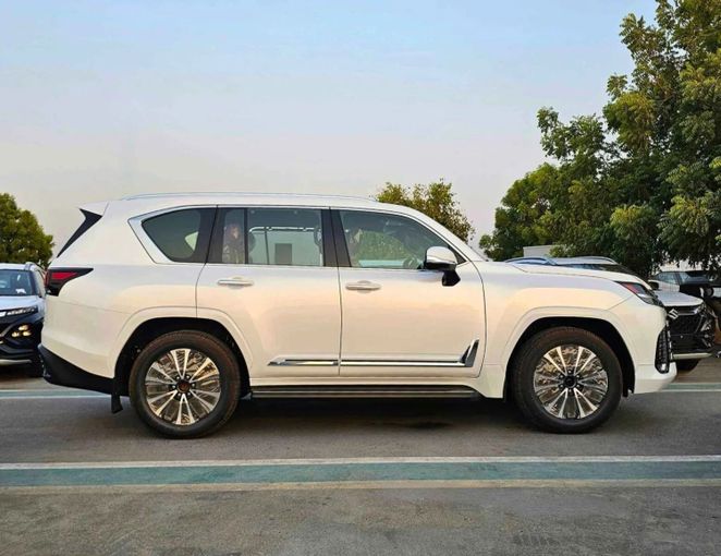 Новый Lexus LX 700h IV, 3.4 л, 2025 в Дубае от SK Motors Белый цвет. Other | AUTO.AE