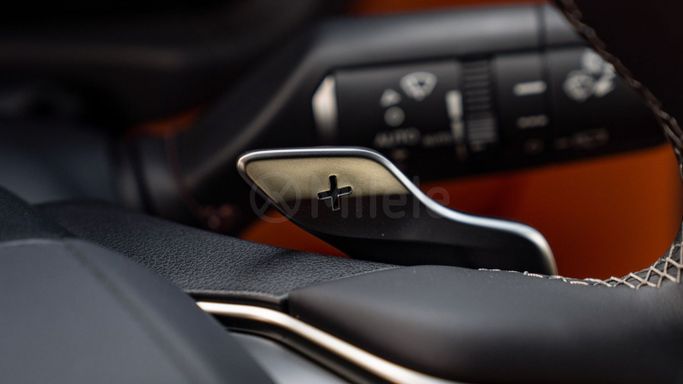 جديدة Lexus LX 600 رابعاً, 3.4 l, 2024 في في دبي من Milele، اللون أبيض. أخرى | AUTO.AE