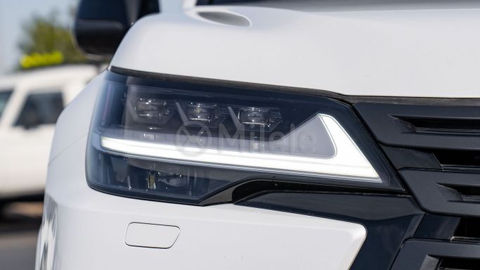 جديدة Lexus LX 600 رابعاً, 3.4 l, 2024 في في دبي من Milele، اللون أبيض. أخرى | AUTO.AE