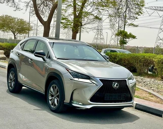 Подержанный Lexus NX 200t I, 2.0 л, 2016 в Дубае от Formula Motors Серебристый цвет. GCC | AUTO.AE