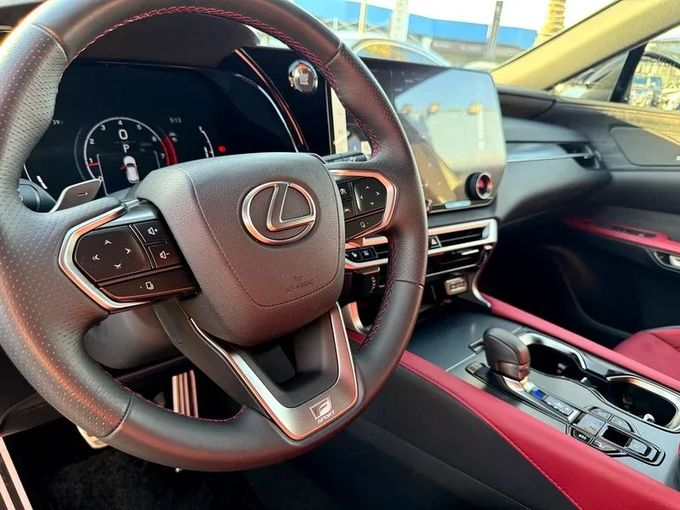 Подержанный Lexus RX 350 V, 2.4 л, 2024 в Дубае от Nice Cars Motos Черный цвет. GCC | AUTO.AE