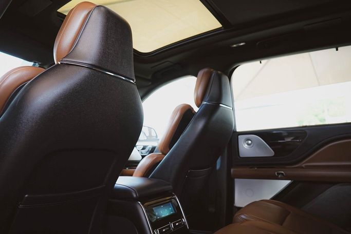 Подержанный Lincoln Aviator II, 3.0 л, 2023 в Дубае от Linda Cars Серый цвет. GCC | AUTO.AE