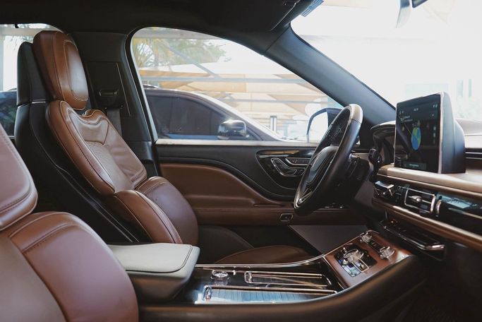 Подержанный Lincoln Aviator II, 3.0 л, 2023 в Дубае от Linda Cars Серый цвет. GCC | AUTO.AE