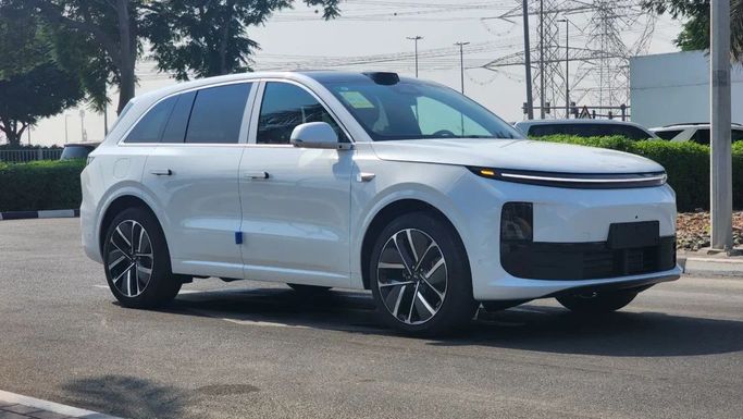 New LiXiang L6, 1.5 l, 2024 in Dubai by Alwan Global Cars, White color. Other | AUTO.AE