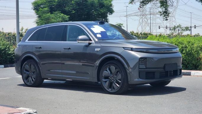 Новый LiXiang L7 I Рестайлинг, 1.5 л, 2025 в Дубае от Alwan Global Cars Серый цвет. Other | AUTO.AE