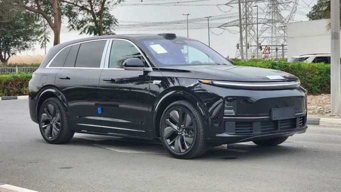 Новый LiXiang L7 I Рестайлинг, 1.5 л, 2025 в Дубае от Alwan Global Cars Черный цвет. Other | AUTO.AE