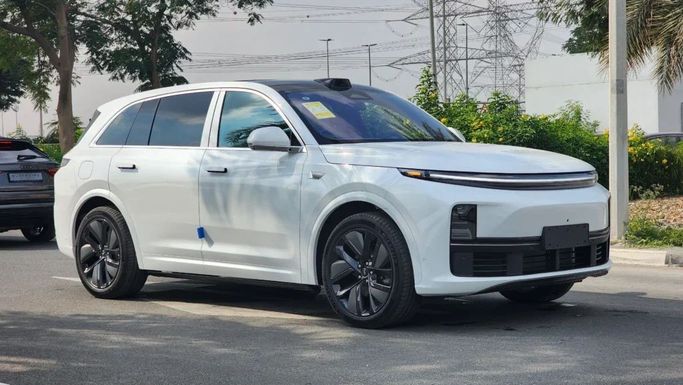 Новый LiXiang L7 I Рестайлинг, 1.5 л, 2025 в Дубае от Alwan Global Cars Белый цвет. Other | AUTO.AE
