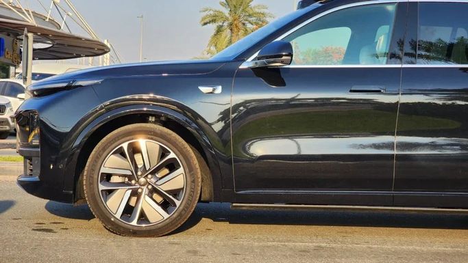 جديدة LiXiang L9 أنا شد الوجه, 1.5 l, 2024 في في دبي من Alwan Global Cars، اللون أسود. أخرى | AUTO.AE