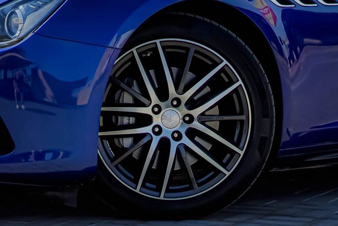 Подержанный Maserati Ghibli III, 3.0 л, 2015 в Дубае от Linda Cars Синий цвет. GCC | AUTO.AE