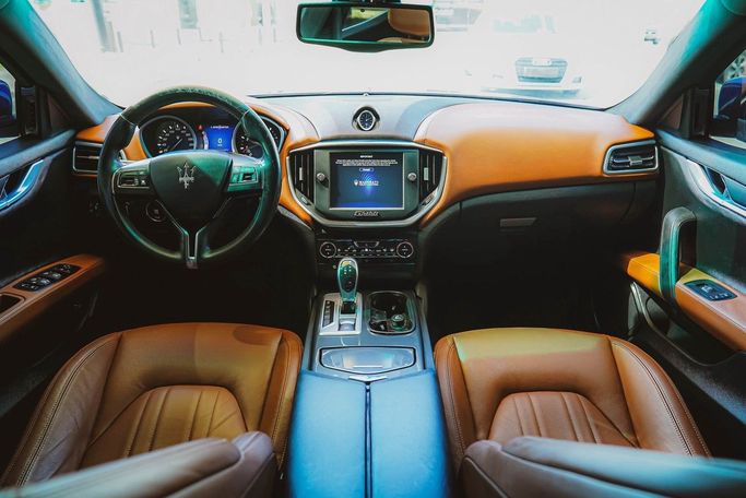 Подержанный Maserati Ghibli III, 3.0 л, 2015 в Дубае от Linda Cars Синий цвет. GCC | AUTO.AE