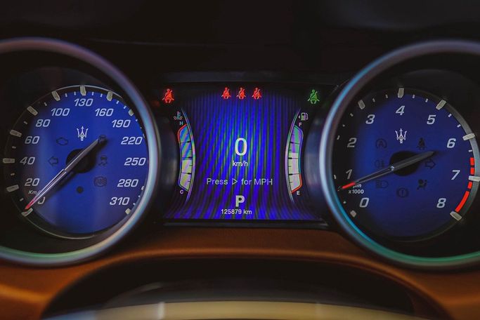Подержанный Maserati Ghibli III, 3.0 л, 2015 в Дубае от Linda Cars Синий цвет. GCC | AUTO.AE