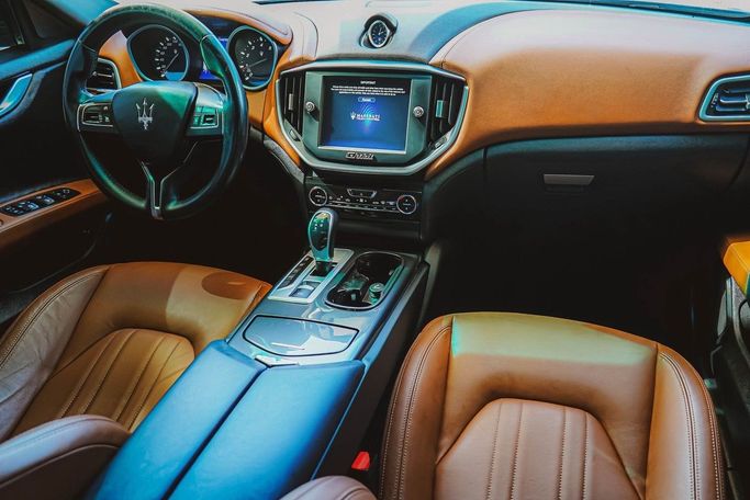 Подержанный Maserati Ghibli III, 3.0 л, 2015 в Дубае от Linda Cars Синий цвет. GCC | AUTO.AE