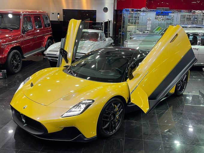 Used Maserati MC20, 3.0 l, 2022 in Dubai by STAR COLLECTION LLC, Yellow color. GCC Specs | AUTO.AE