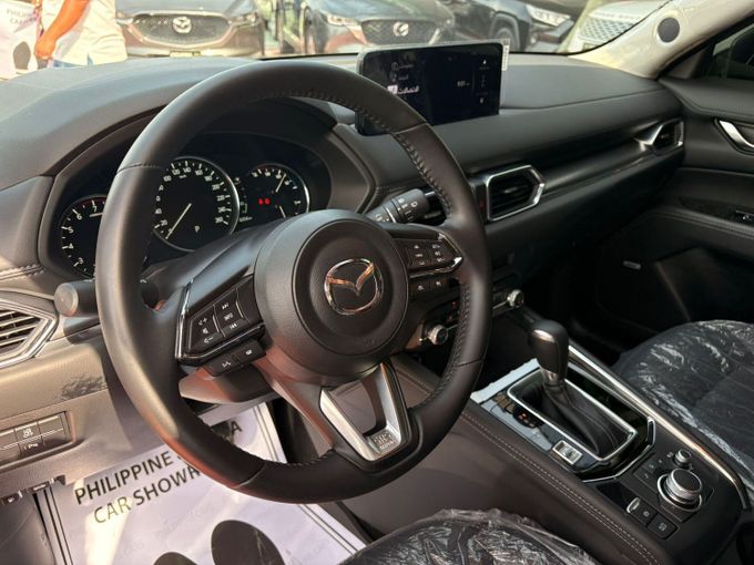 مستعملة Mazda CX-5 II تجميل الوجه, 2.5 l, 2025 في في دبي، اللون رمادي. مواصفات الخليج | AUTO.AE