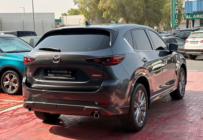 مستعملة Mazda CX-5 شد الوجه الثاني, 2.5 l, 2025 في في دبي من Philippine Used Cars Showroom، اللون رمادي. مواصفات الخليج | AUTO.AE