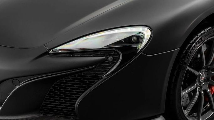 Подержанный McLaren 650S, 3.8 л, 2015 в Дубае от Al Ain Class Motors Черный цвет. GCC | AUTO.AE