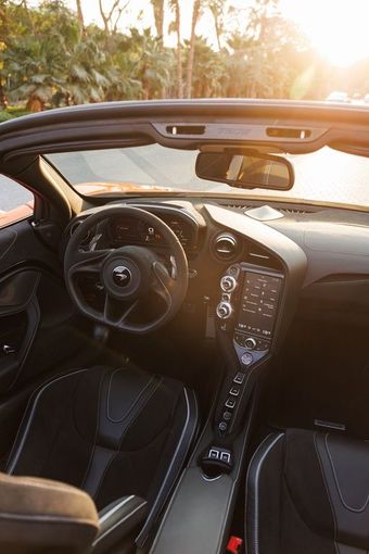 McLaren 720S Spider, 2023 родстер spider спорт класса в Дубае от AVA car rental оранжевый цвет | AUTO.AE