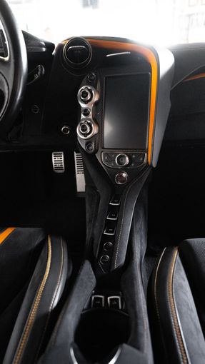 McLaren 720S, 2021 купе спорт класса в Дубае от DEIZ оранжевый цвет | AUTO.AE