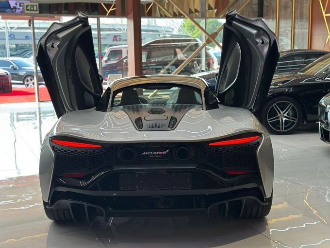 Новый McLaren Artura, 3.0 л, 2023 в Дубае от Orient Auto FZE Серебристый цвет. Корейская | AUTO.AE