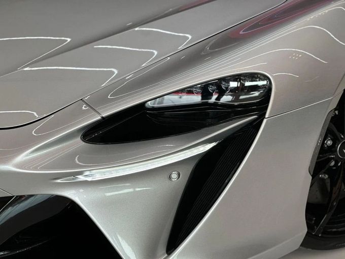 Новый McLaren Artura, 3.0 л, 2023 в Дубае от Orient Auto FZE Серебристый цвет. Корейская | AUTO.AE