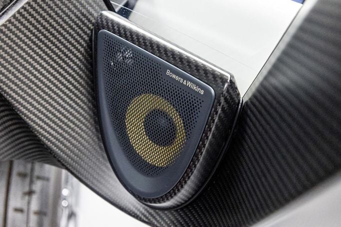 Подержанный McLaren Senna, 4.0 л, 2019 в Дубае от PUPIL OF FATE MOTORS Белый цвет. GCC | AUTO.AE