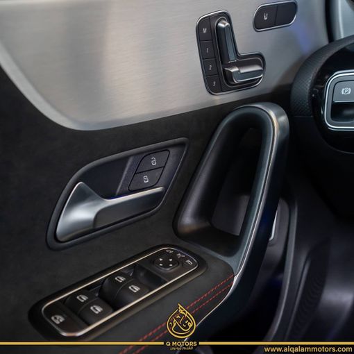 Новый Mercedes-Benz A-Class 180 IV (W177) Рестайлинг, 1.3 л, 2025 в Дубае от Q Motors Черный цвет. GCC | AUTO.AE