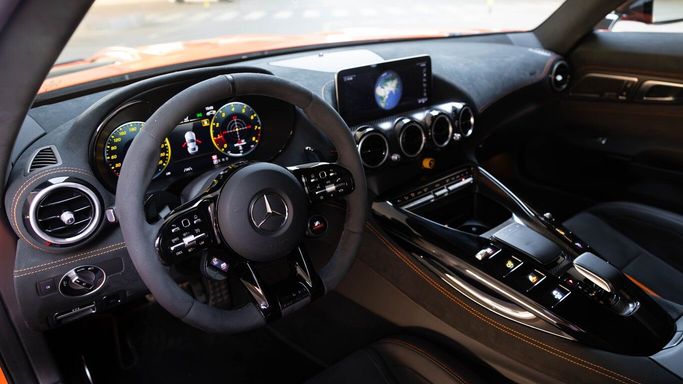 Mercedes-Benz AMG GT Black Series I Рестайлинг, 2022 купе спорт класса в Дубае от AVA car rental оранжевый цвет | AUTO.AE