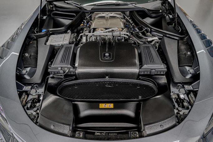 Новый Mercedes-Benz AMG GT Black Series I Рестайлинг, 4.0 л, 2021 в Дубае от PUPIL OF FATE MOTORS Серый цвет. GCC | AUTO.AE
