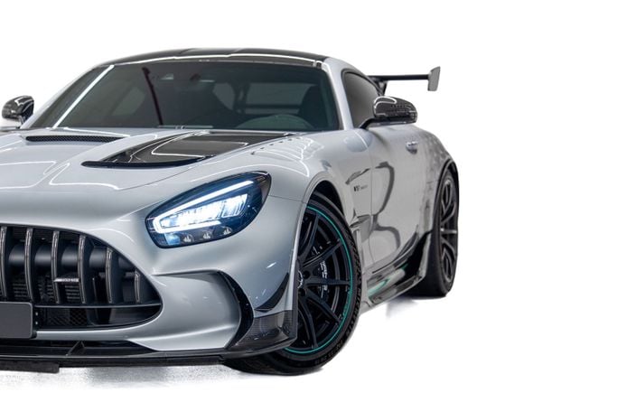Подержанный Mercedes-Benz AMG GT S I Рестайлинг, 4.0 л, 2021 в Дубае от PUPIL OF FATE MOTORS Серебристый цвет. Европейская | AUTO.AE