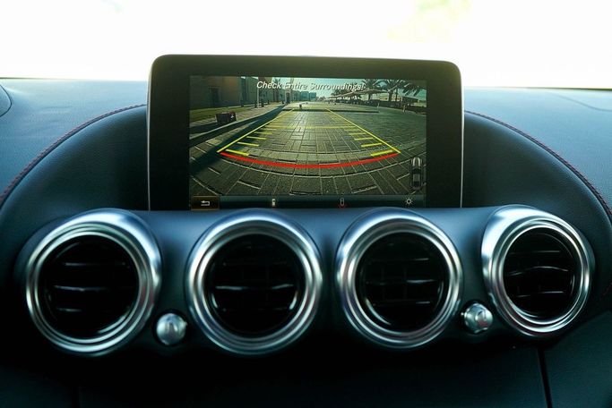 Подержанный Mercedes-Benz AMG GT S I, 4.0 л, 2016 в Дубае от Linda Cars Белый цвет. Японская | AUTO.AE
