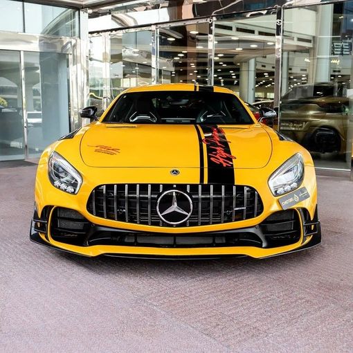 Подержанный Mercedes-Benz AMG GT R I Рестайлинг, 4.0 л, 2017 в Дубае от Q Motors Желтый цвет. Японская | AUTO.AE