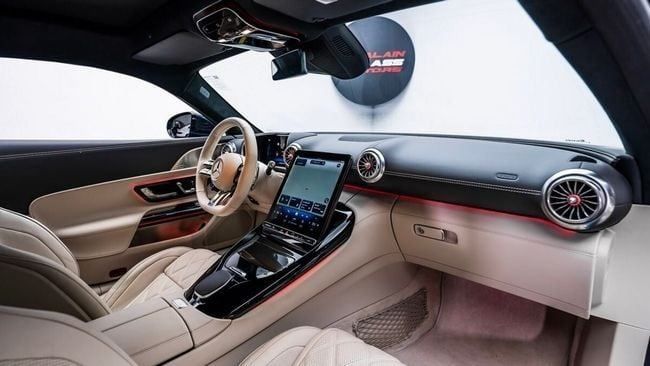 Подержанный Mercedes-Benz AMG GT 63 II, 4.0 л, 2024 в Дубае от Al Ain Class Motors Синий цвет. Европейская | AUTO.AE