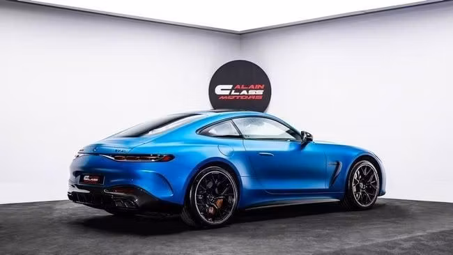 Подержанный Mercedes-Benz AMG GT 63 II, 4.0 л, 2024 в Дубае от Al Ain Class Motors Синий цвет. Европейская | AUTO.AE