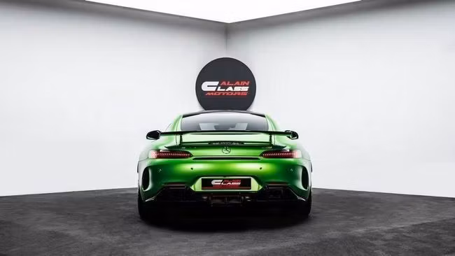 Used Mercedes-Benz AMG GT R I Facelift, 4.0 l, 2018 in Dubai by Al Ain Class Motors, Green color. European Specs | AUTO.AE