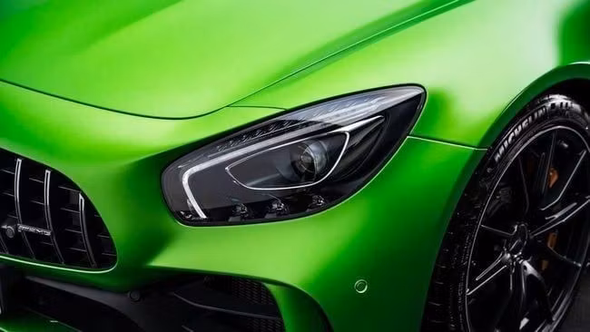 Used Mercedes-Benz AMG GT R I Facelift, 4.0 l, 2018 in Dubai by Al Ain Class Motors, Green color. European Specs | AUTO.AE