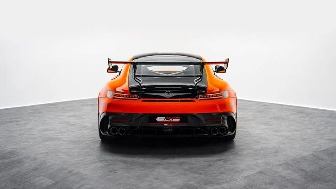 Новый Mercedes-Benz AMG GT Black Series I Рестайлинг, 4.0 л, 2021 в Дубае от Al Ain Class Motors Оранжевый цвет. GCC | AUTO.AE