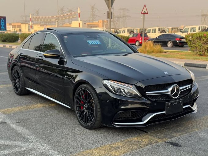 Used Mercedes-Benz C-Class AMG 63 AMG S IV (W205), 4.0 l, 2017 in Dubai by Saeed Auto, Black color. Japanese Specs | AUTO.AE